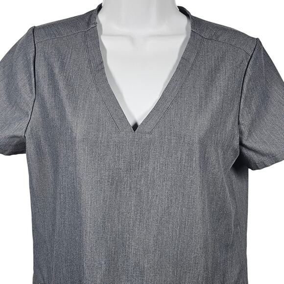 FIGS Casma Three-Pocket Scrub Top Graphite Gray Women's XS - Picture 2 of 11